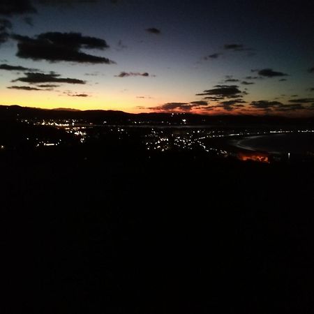 Bungalow Laredo Bagian luar foto